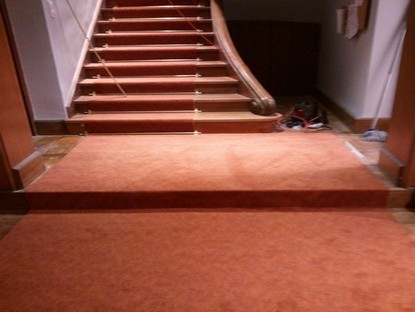 Trabajo hogaralfombra - ALFOMBRA INSTALADA EN LA EMPRESA - INNERGY .
